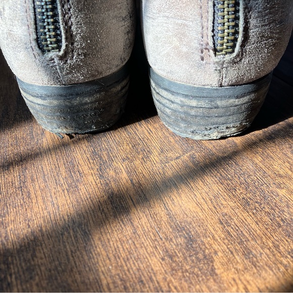 Born Kerri Bootie Distressed Gray - Picture 6 of 8